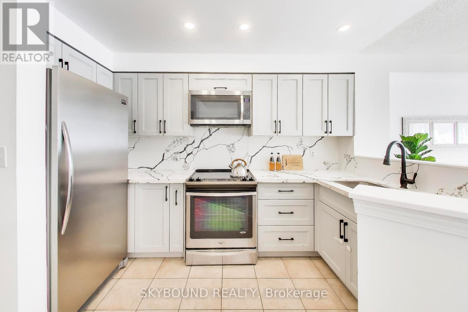 3890 Mcdowell Drive, Mississauga, Ontario  L5M 6P2 - Photo 10 - W13448446