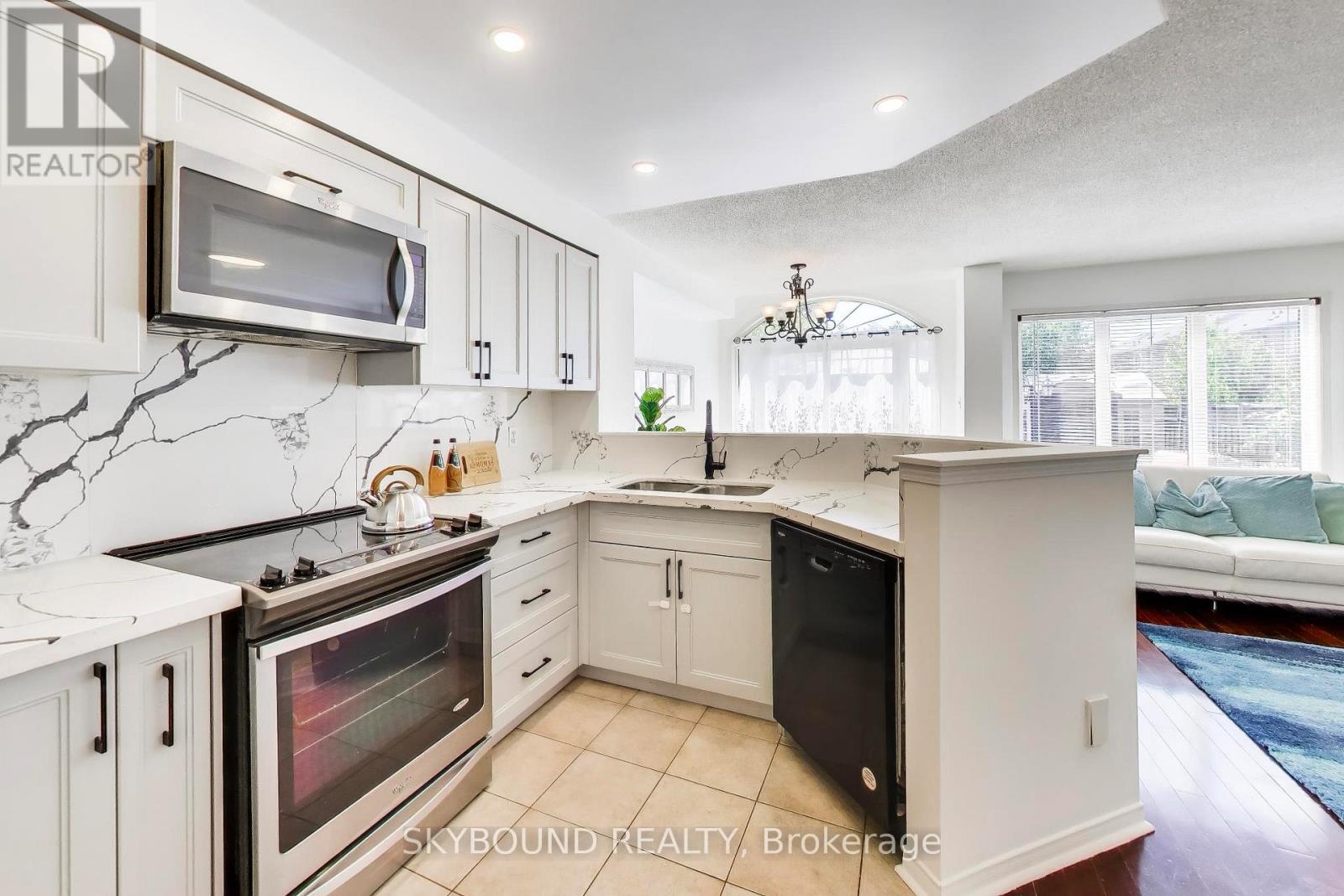 3890 Mcdowell Drive, Mississauga, Ontario  L5M 6P2 - Photo 11 - W13448446