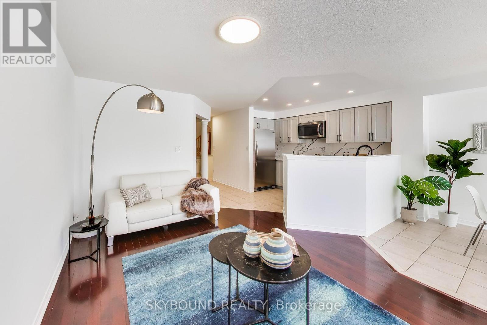 3890 Mcdowell Drive, Mississauga, Ontario  L5M 6P2 - Photo 6 - W13448446