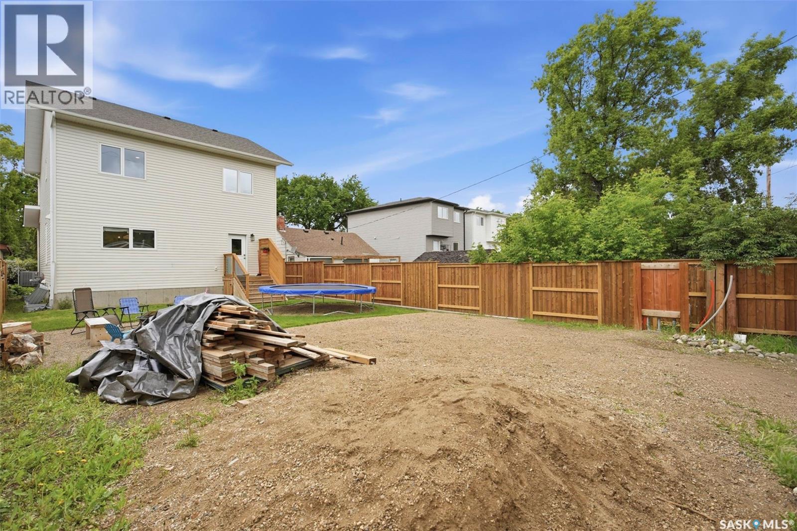 1532 D Avenue N, Saskatoon, Saskatchewan  S7L 1P6 - Photo 38 - SK039401