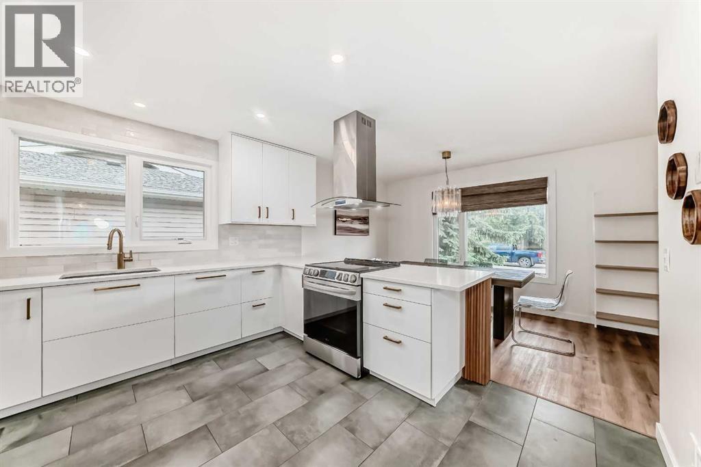 584 Woodhill Place Sw, Calgary, Alberta  T2W 3L5 - Photo 12 - A2320553