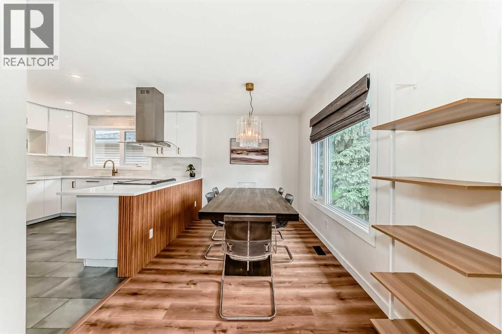 584 Woodhill Place Sw, Calgary, Alberta  T2W 3L5 - Photo 7 - A2320553