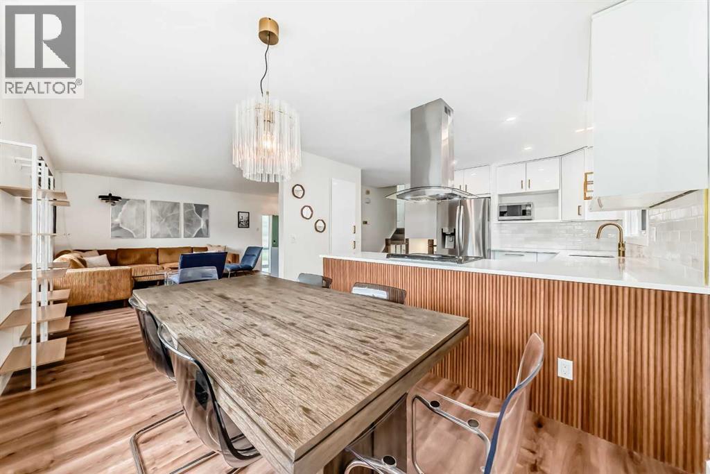 584 Woodhill Place Sw, Calgary, Alberta  T2W 3L5 - Photo 9 - A2320553