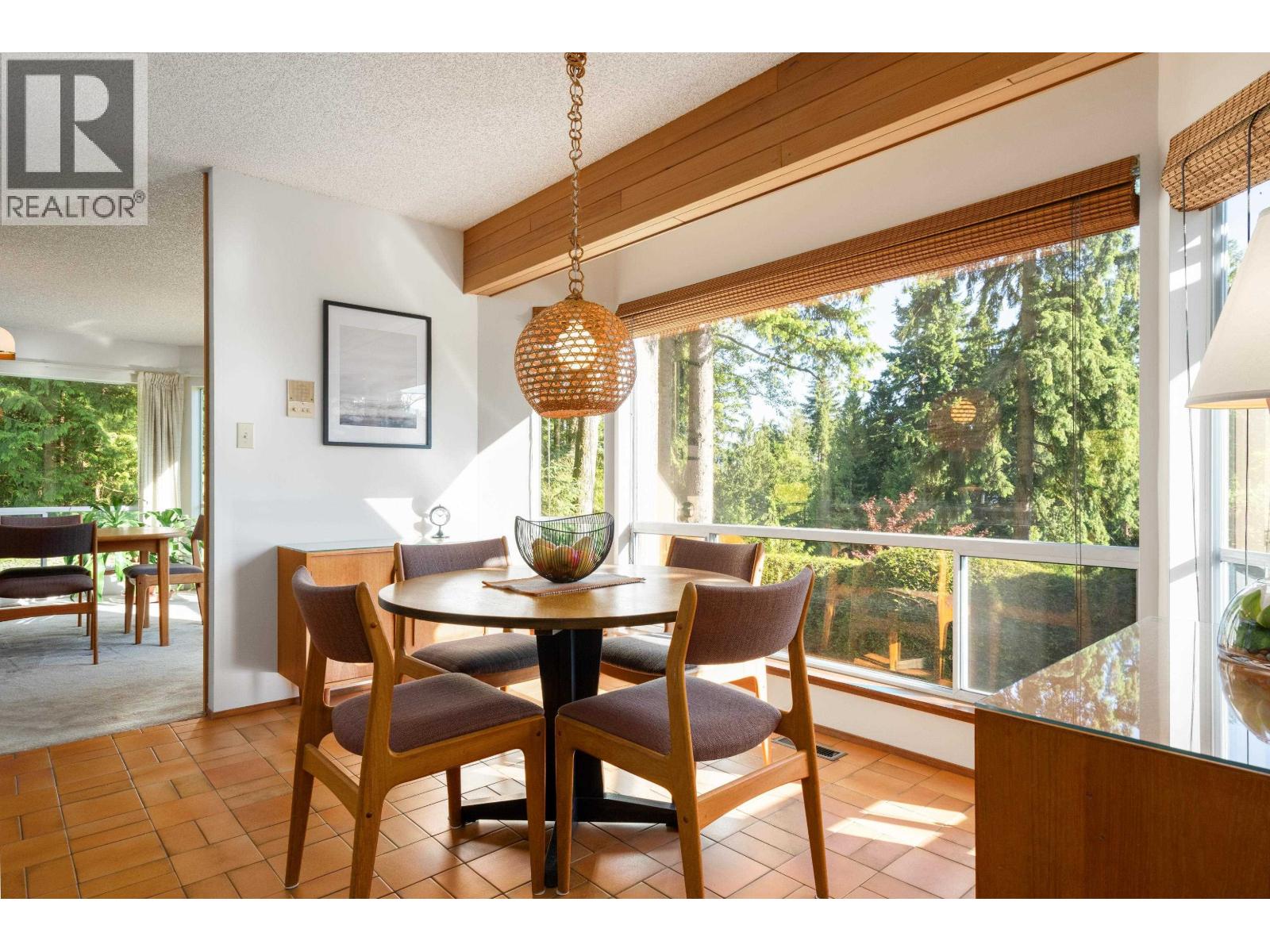 551 Palisade Drive, North Vancouver, British Columbia  V7R 2H9 - Photo 10 - R3136228