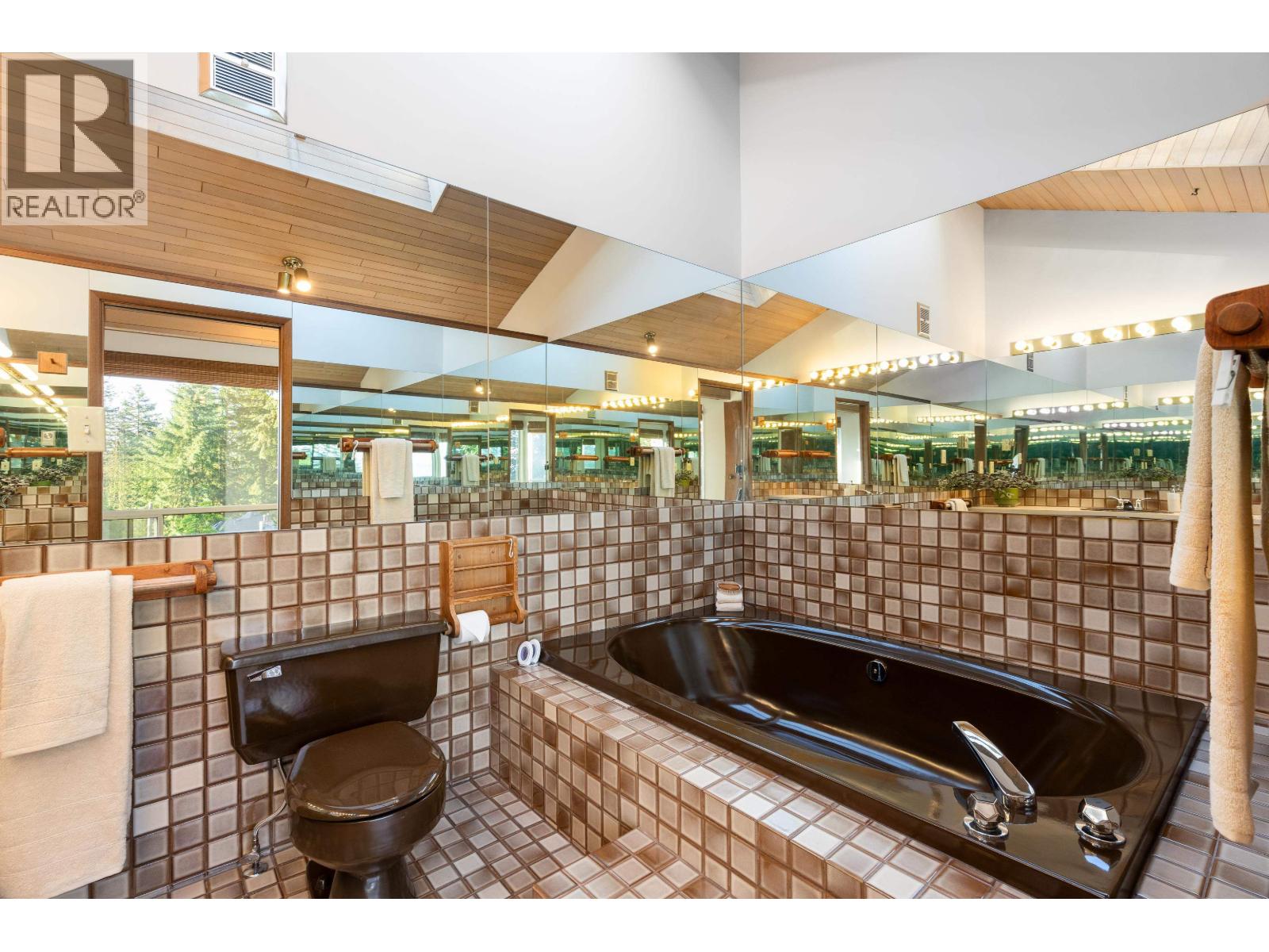 551 Palisade Drive, North Vancouver, British Columbia  V7R 2H9 - Photo 27 - R3136228