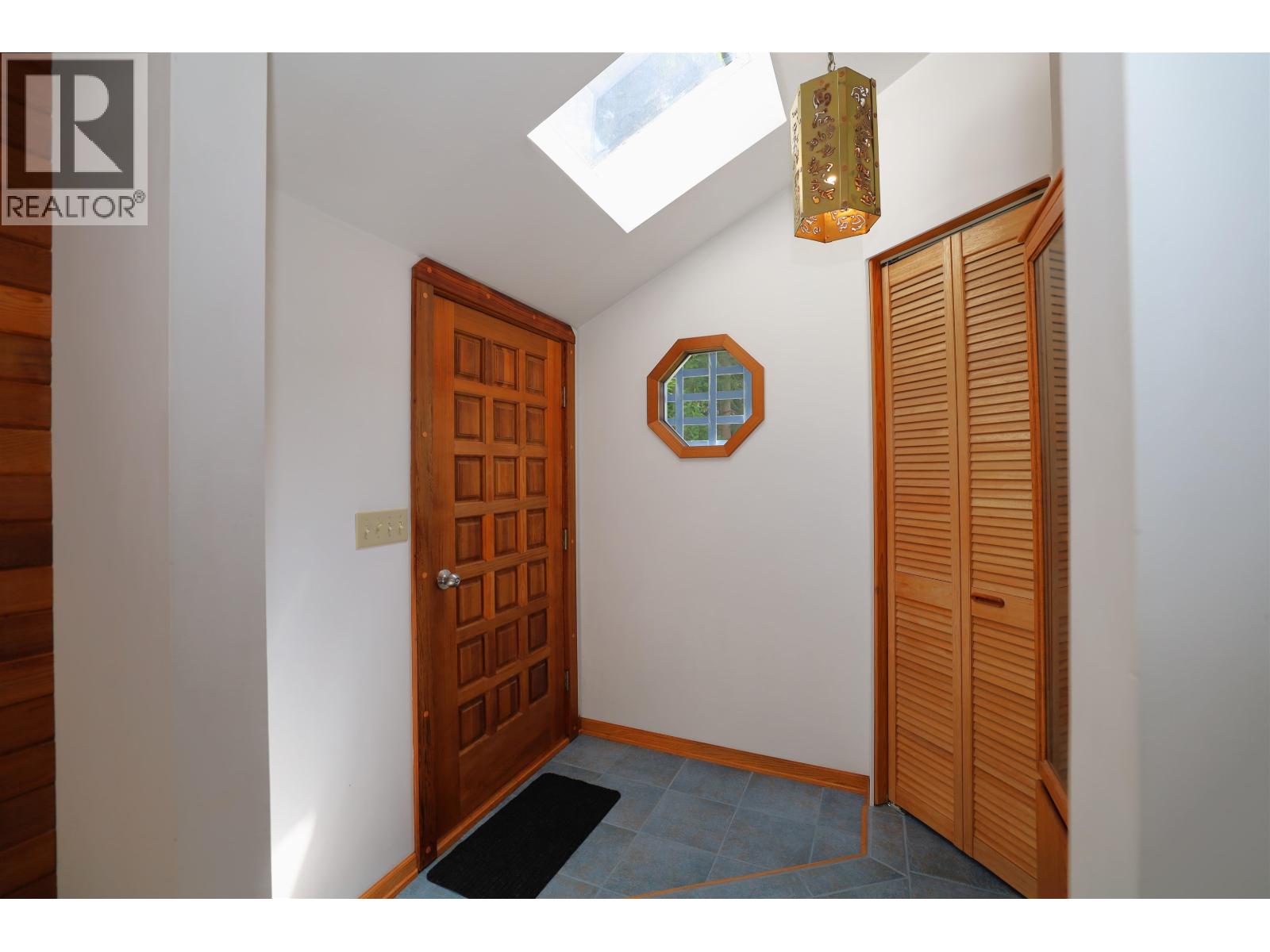 3658 Beach Avenue, Roberts Creek, British Columbia  V0N 2W2 - Photo 25 - R3136256