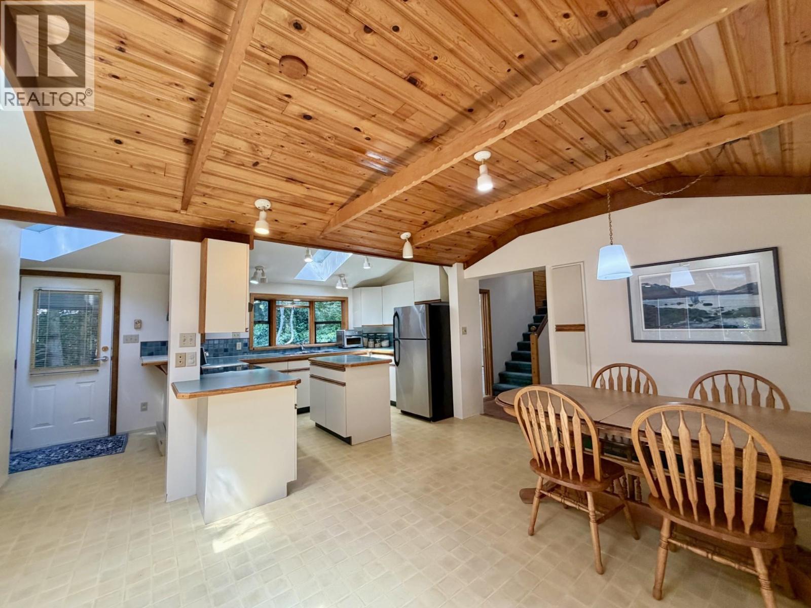 3658 Beach Avenue, Roberts Creek, British Columbia  V0N 2W2 - Photo 28 - R3136256