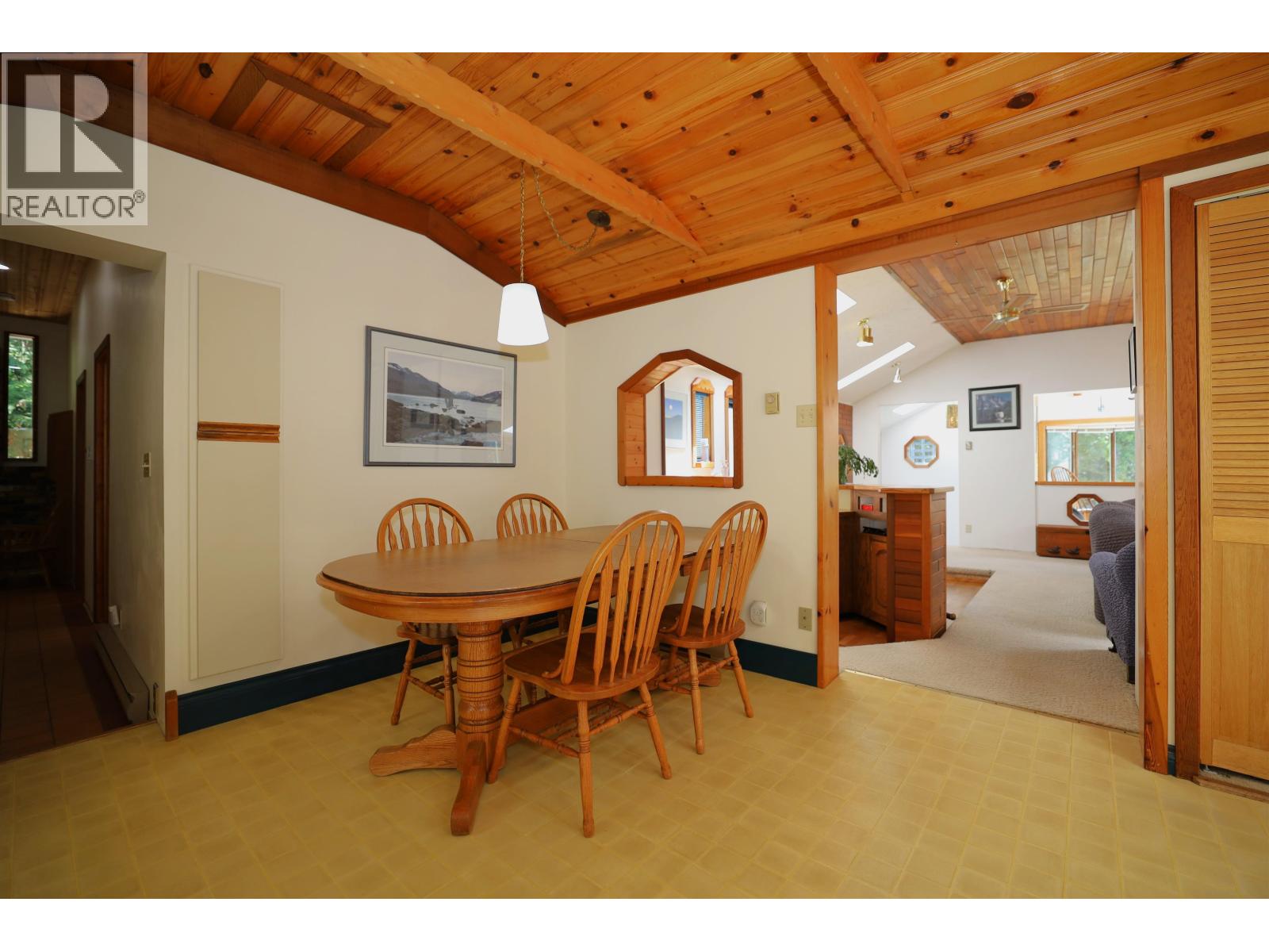 3658 Beach Avenue, Roberts Creek, British Columbia  V0N 2W2 - Photo 29 - R3136256