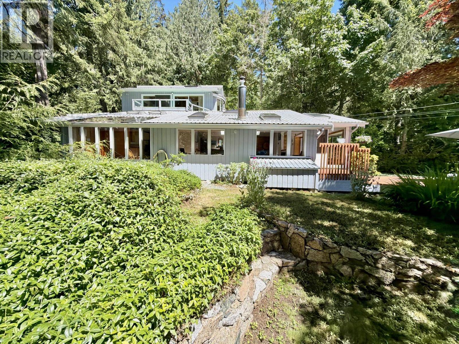 3658 Beach Avenue, Roberts Creek, British Columbia  V0N 2W2 - Photo 6 - R3136256