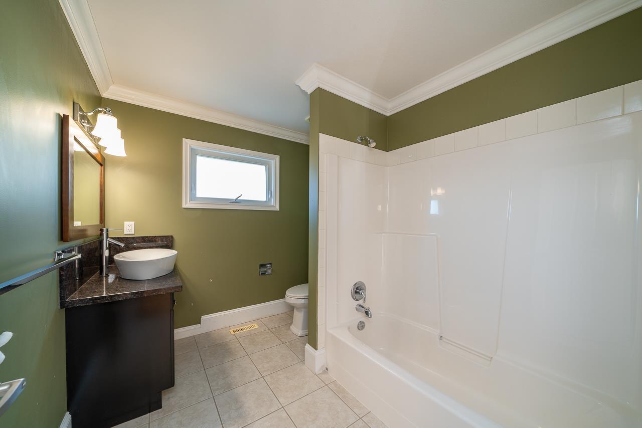 15775 39a Avenue, Surrey, British Columbia  V3Z 0L1 - Photo 12 - R3135910
