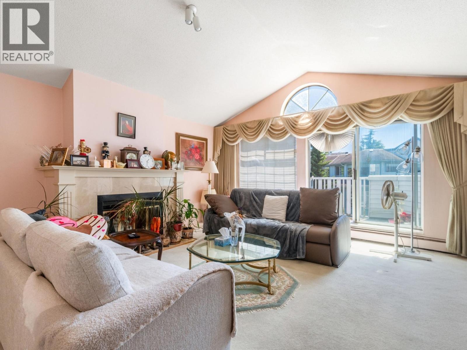 301 7660 Minoru Boulevard, Richmond, British Columbia  V6Y 1Z5 - Photo 2 - R3136046