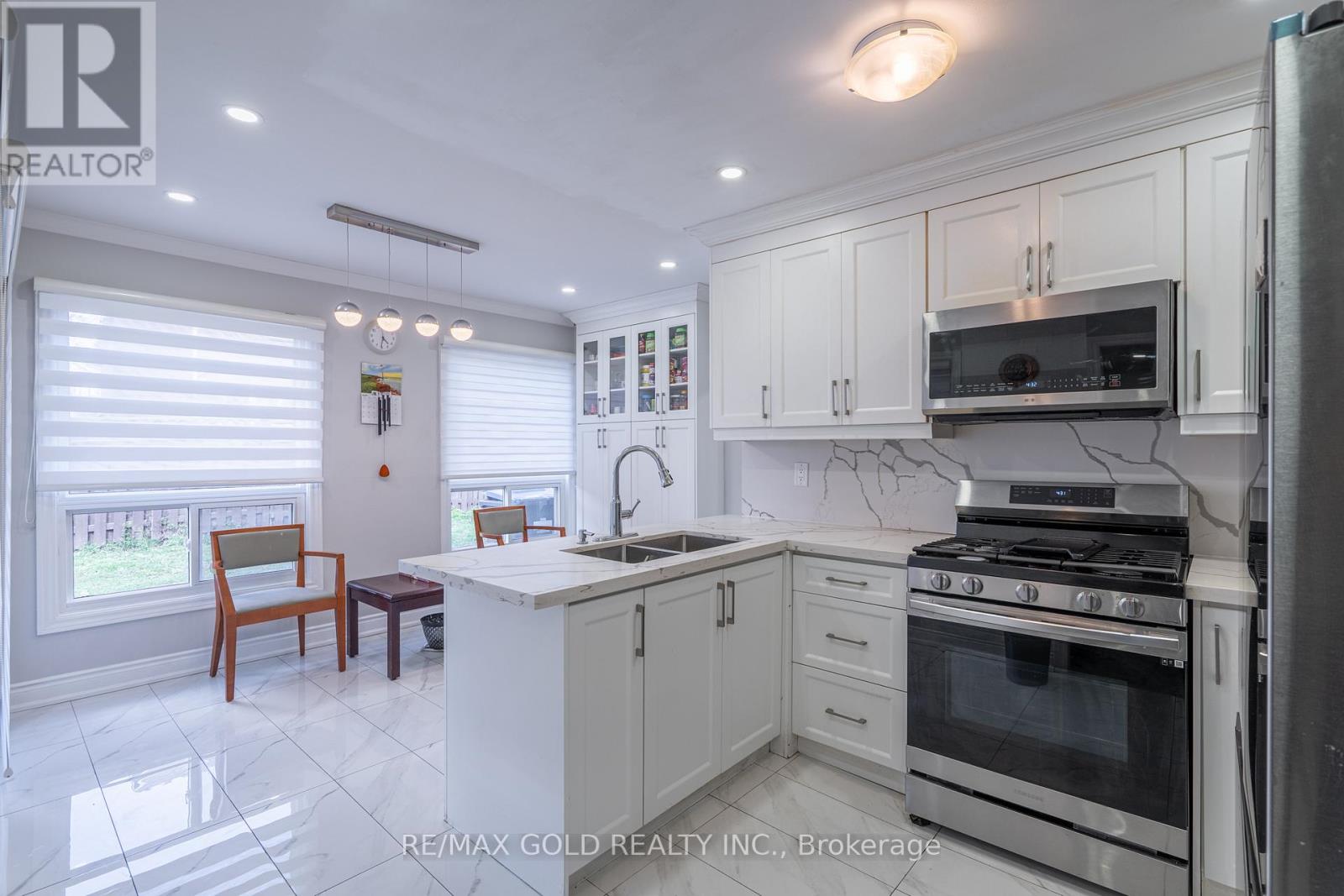 103 Lord Simcoe Drive, Brampton, Ontario  L6S 5H4 - Photo 10 - W13448518