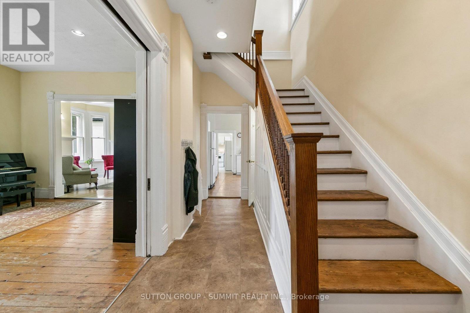 17 Archibald Street S, Brampton, Ontario  L6X 1M1 - Photo 9 - W13448526