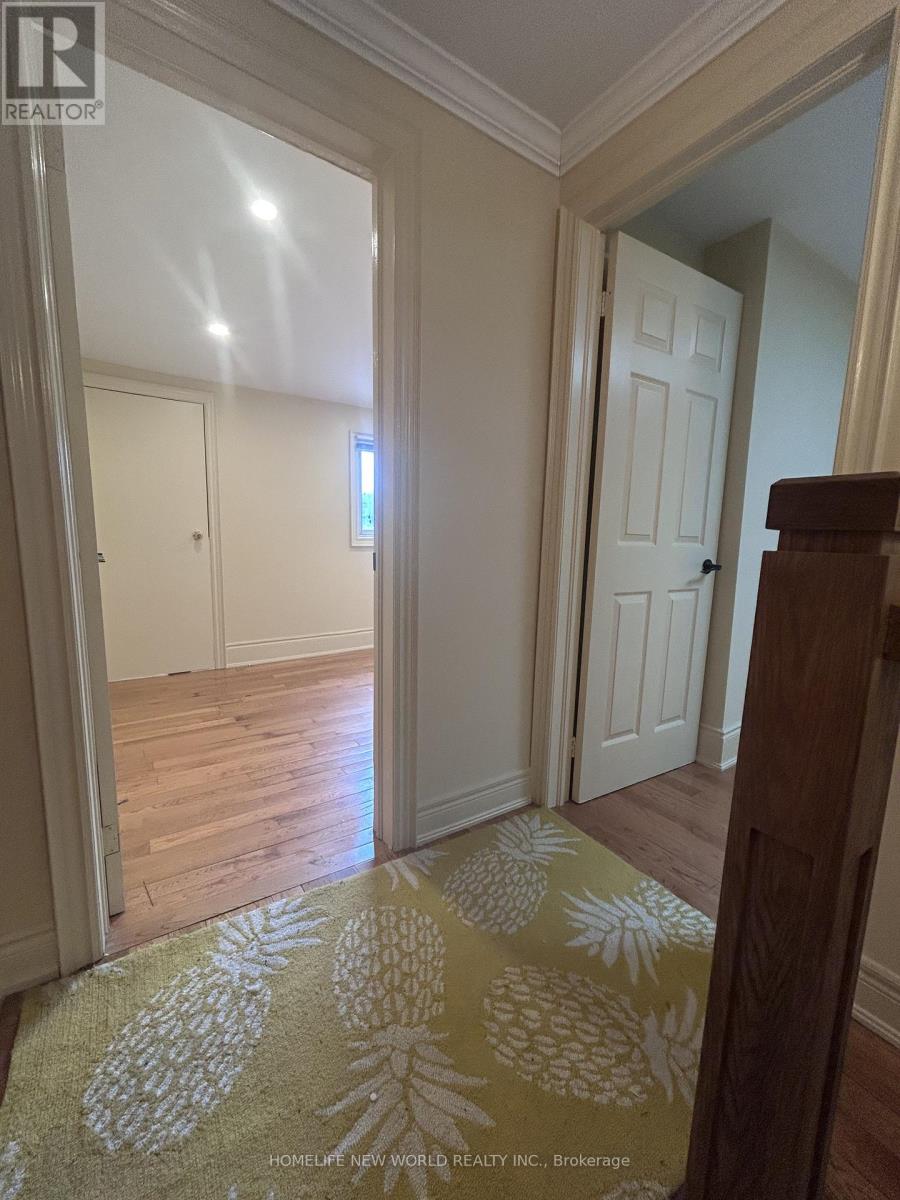 Upper - 11 Humber Boulevard, Toronto, Ontario  M6N 2H7 - Photo 13 - W13448536