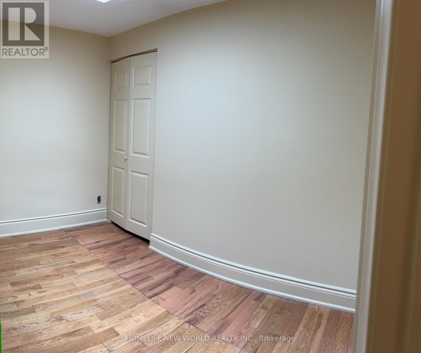Upper - 11 Humber Boulevard, Toronto, Ontario  M6N 2H7 - Photo 14 - W13448536