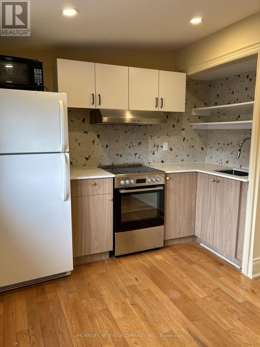 Upper - 11 Humber Boulevard, Toronto, Ontario  M6N 2H7 - Photo 17 - W13448536