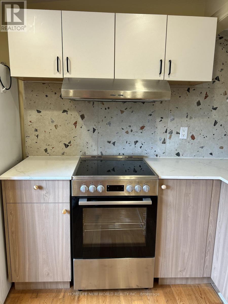 Upper - 11 Humber Boulevard, Toronto, Ontario  M6N 2H7 - Photo 18 - W13448536