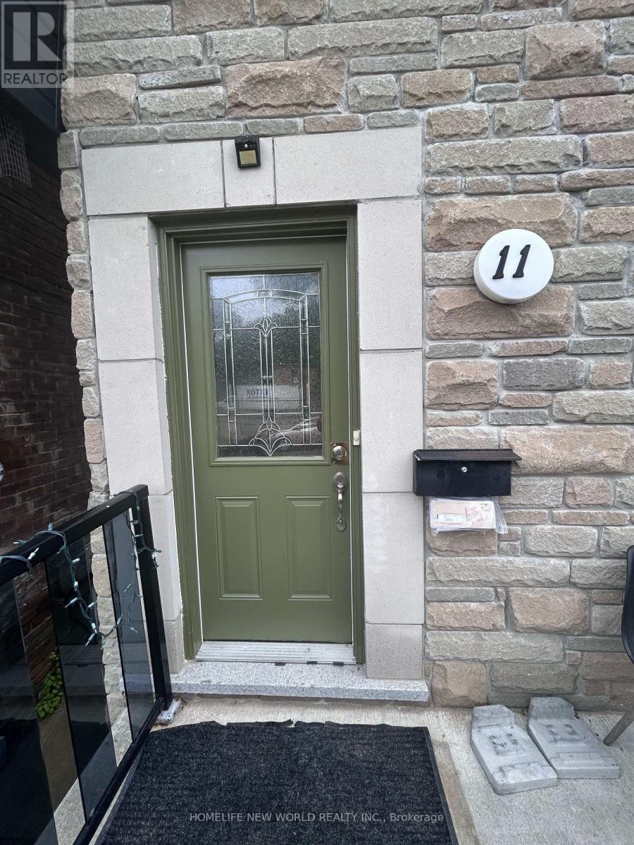 Upper - 11 Humber Boulevard, Toronto, Ontario  M6N 2H7 - Photo 2 - W13448536