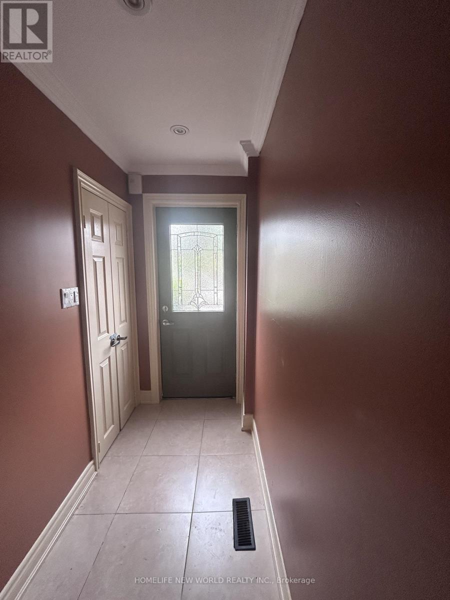 Upper - 11 Humber Boulevard, Toronto, Ontario  M6N 2H7 - Photo 3 - W13448536