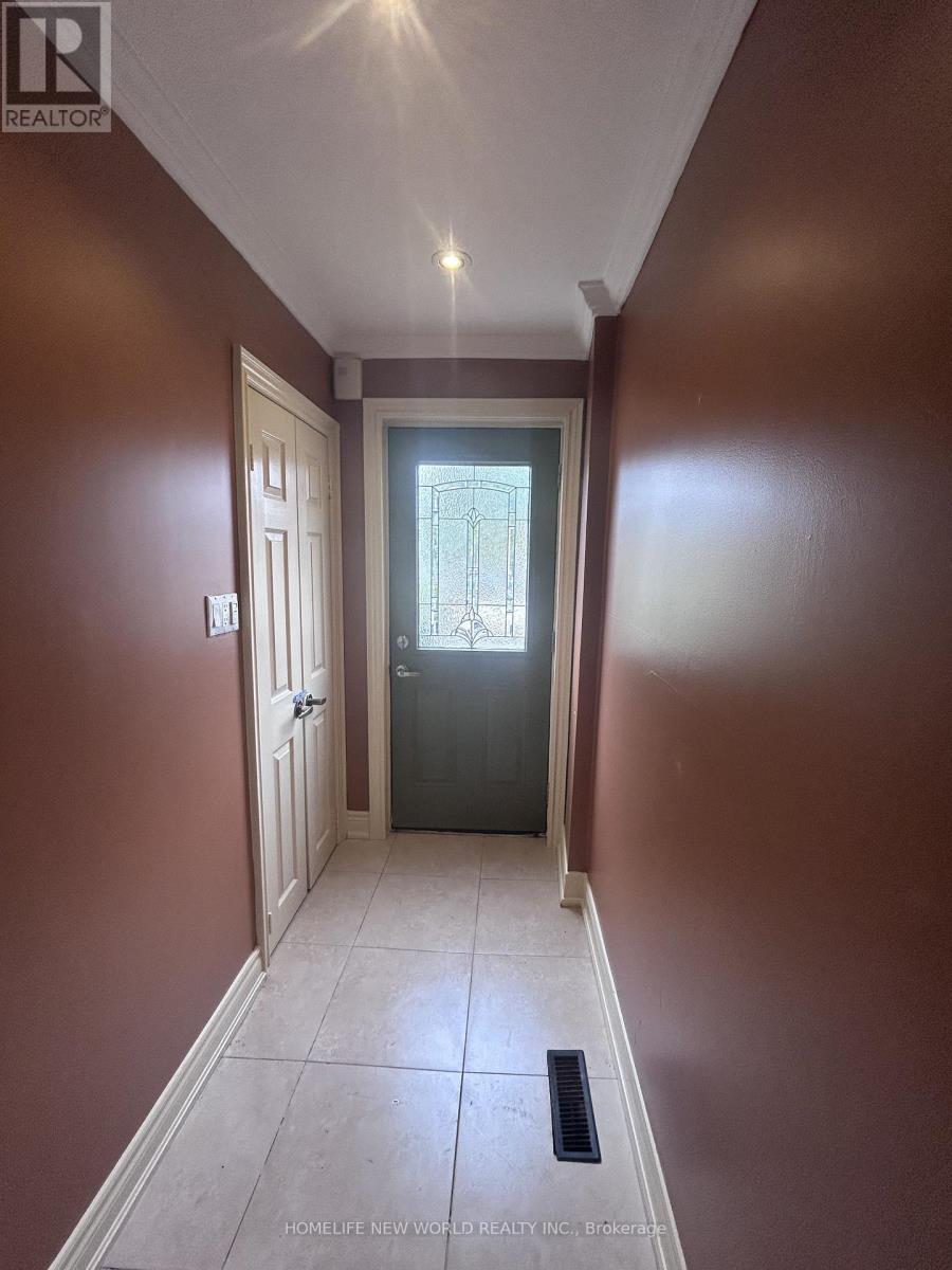 Upper - 11 Humber Boulevard, Toronto, Ontario  M6N 2H7 - Photo 6 - W13448536