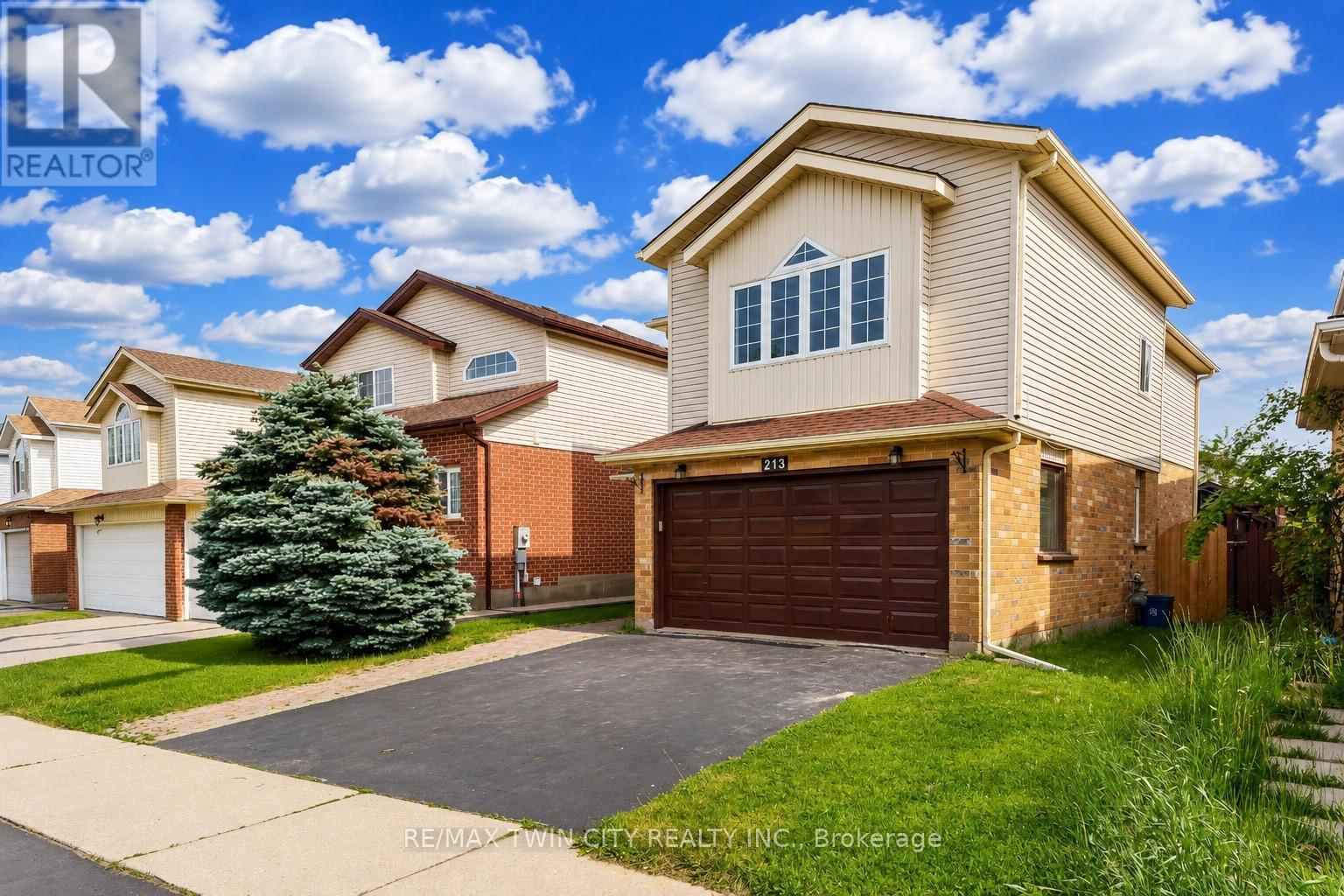 213 Grey Fox Drive, Kitchener, Ontario  N2E 3N7 - Photo 2 - X13448522