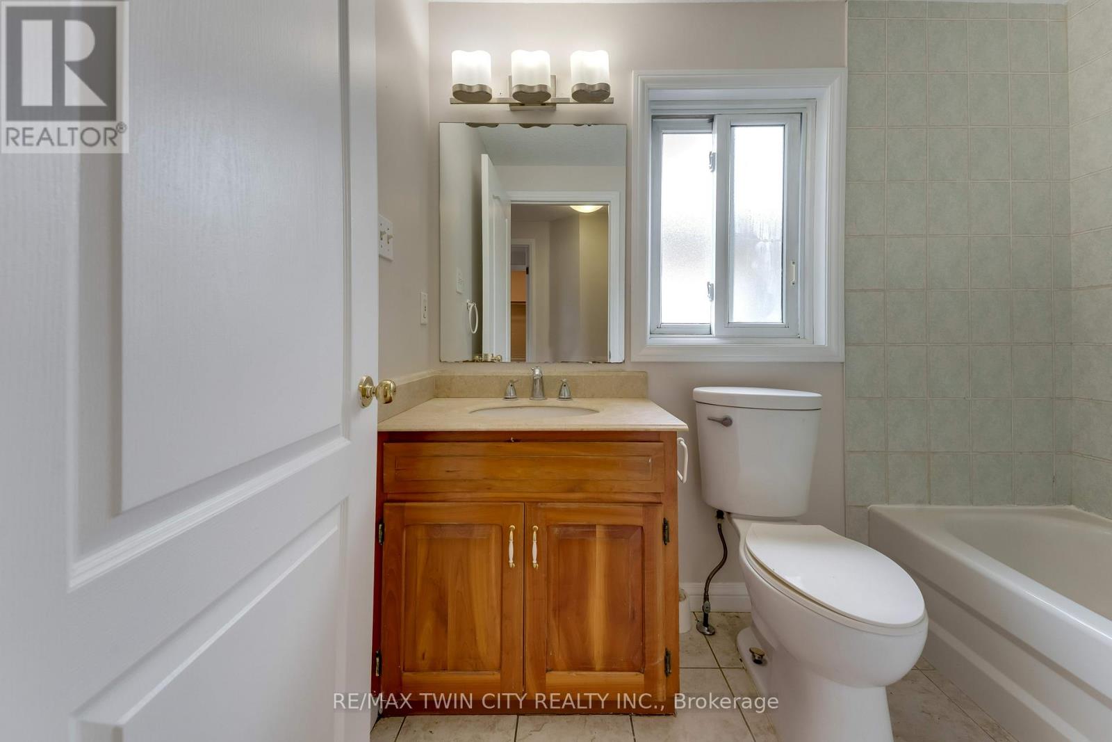 213 Grey Fox Drive, Kitchener, Ontario  N2E 3N7 - Photo 25 - X13448522