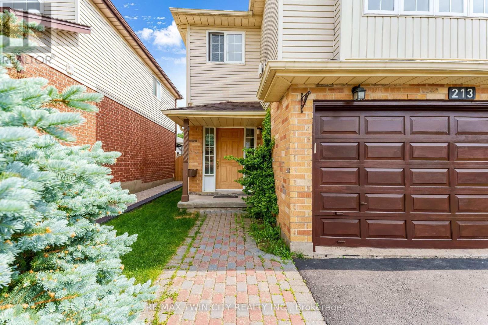213 Grey Fox Drive, Kitchener, Ontario  N2E 3N7 - Photo 3 - X13448522