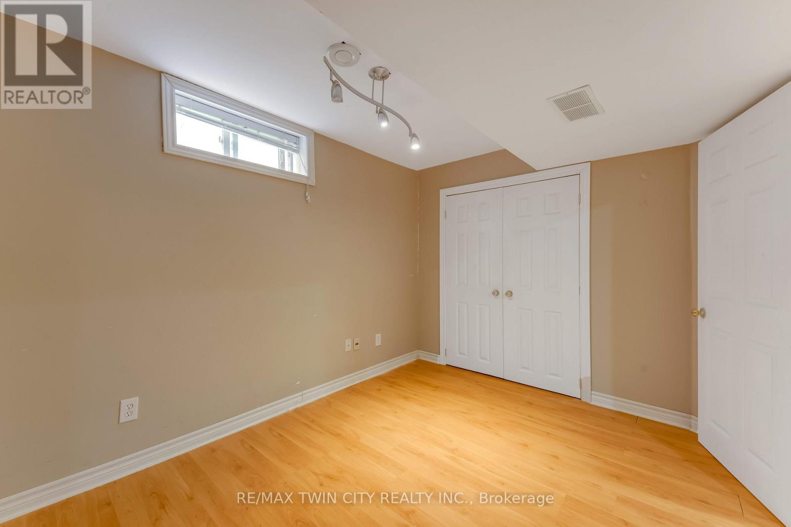 213 Grey Fox Drive, Kitchener, Ontario  N2E 3N7 - Photo 32 - X13448522