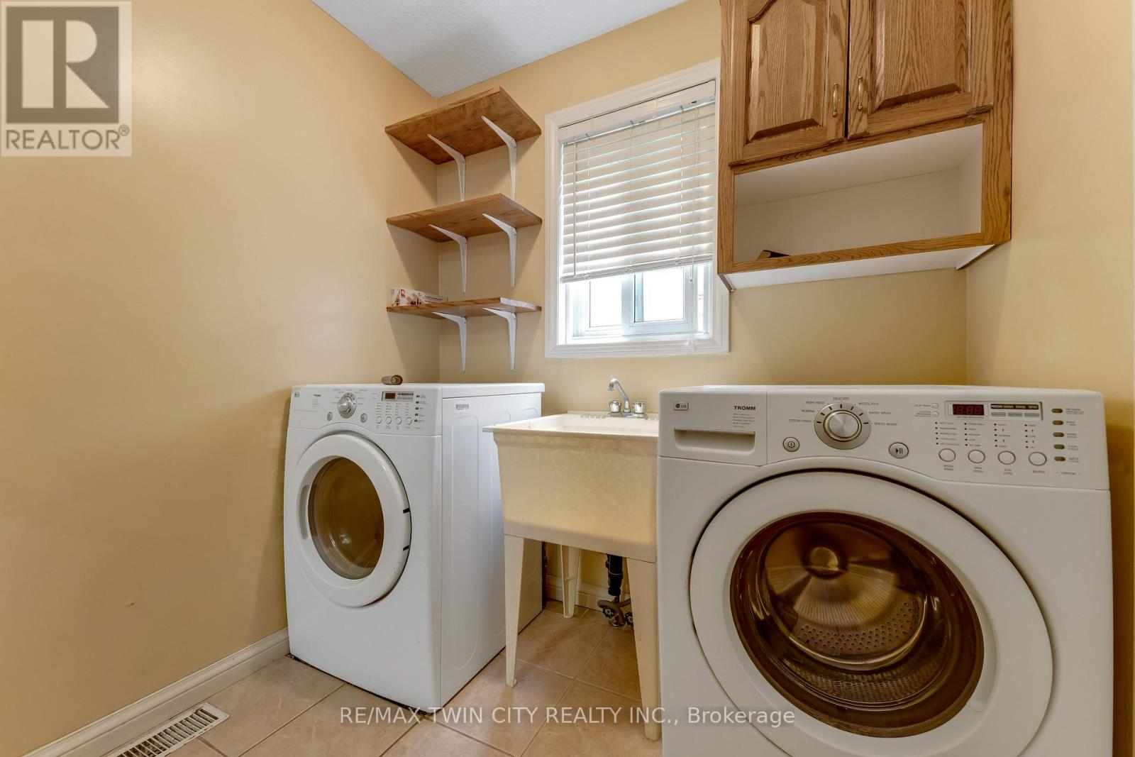 213 Grey Fox Drive, Kitchener, Ontario  N2E 3N7 - Photo 34 - X13448522