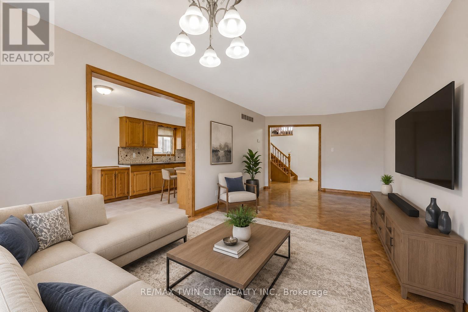 213 Grey Fox Drive, Kitchener, Ontario  N2E 3N7 - Photo 5 - X13448522