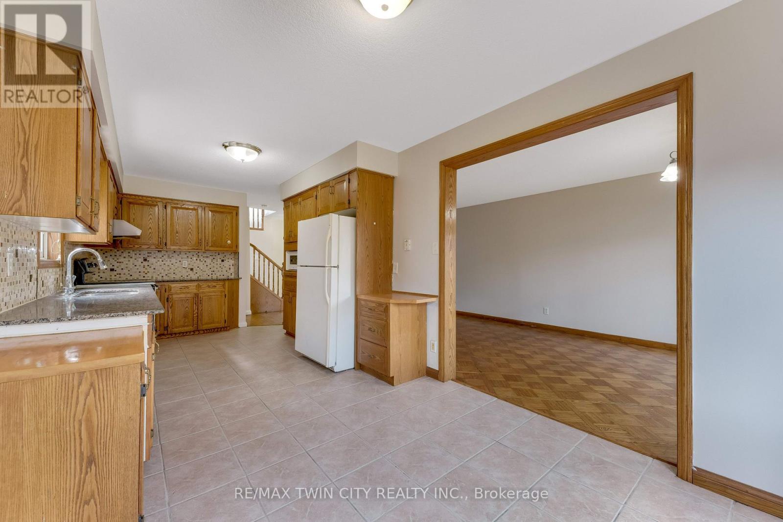 213 Grey Fox Drive, Kitchener, Ontario  N2E 3N7 - Photo 7 - X13448522