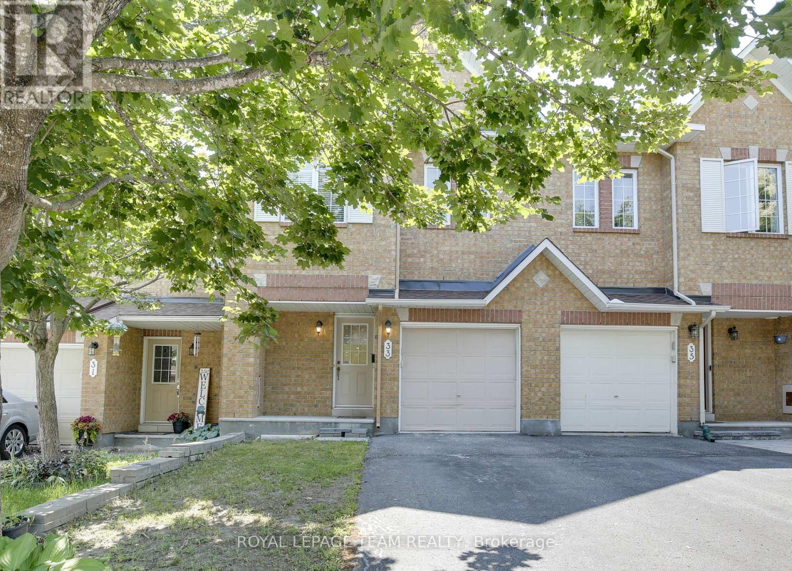 <h3>$2,650 Monthly</h3><p>33 Scampton Drive, Ottawa, Ontario</p>