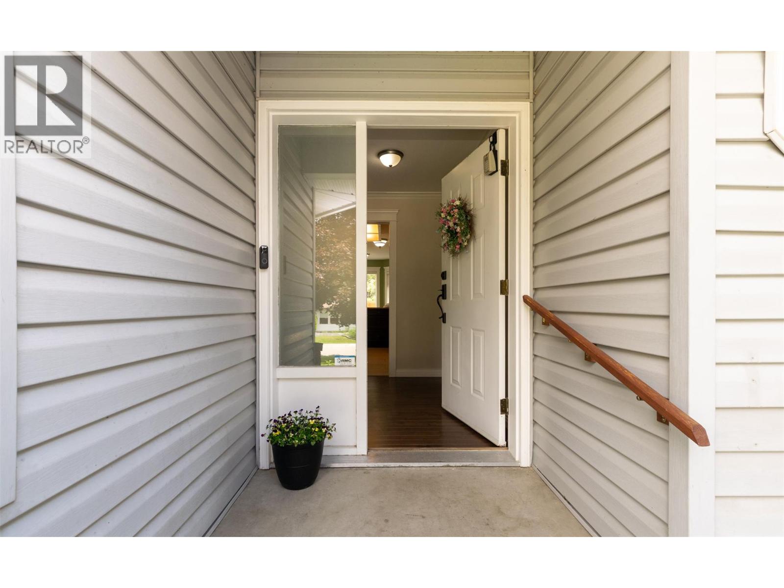 470 23 Street NE, Salmon Arm, British Columbia  V1E 1Y7 - Photo 12 - 10391409