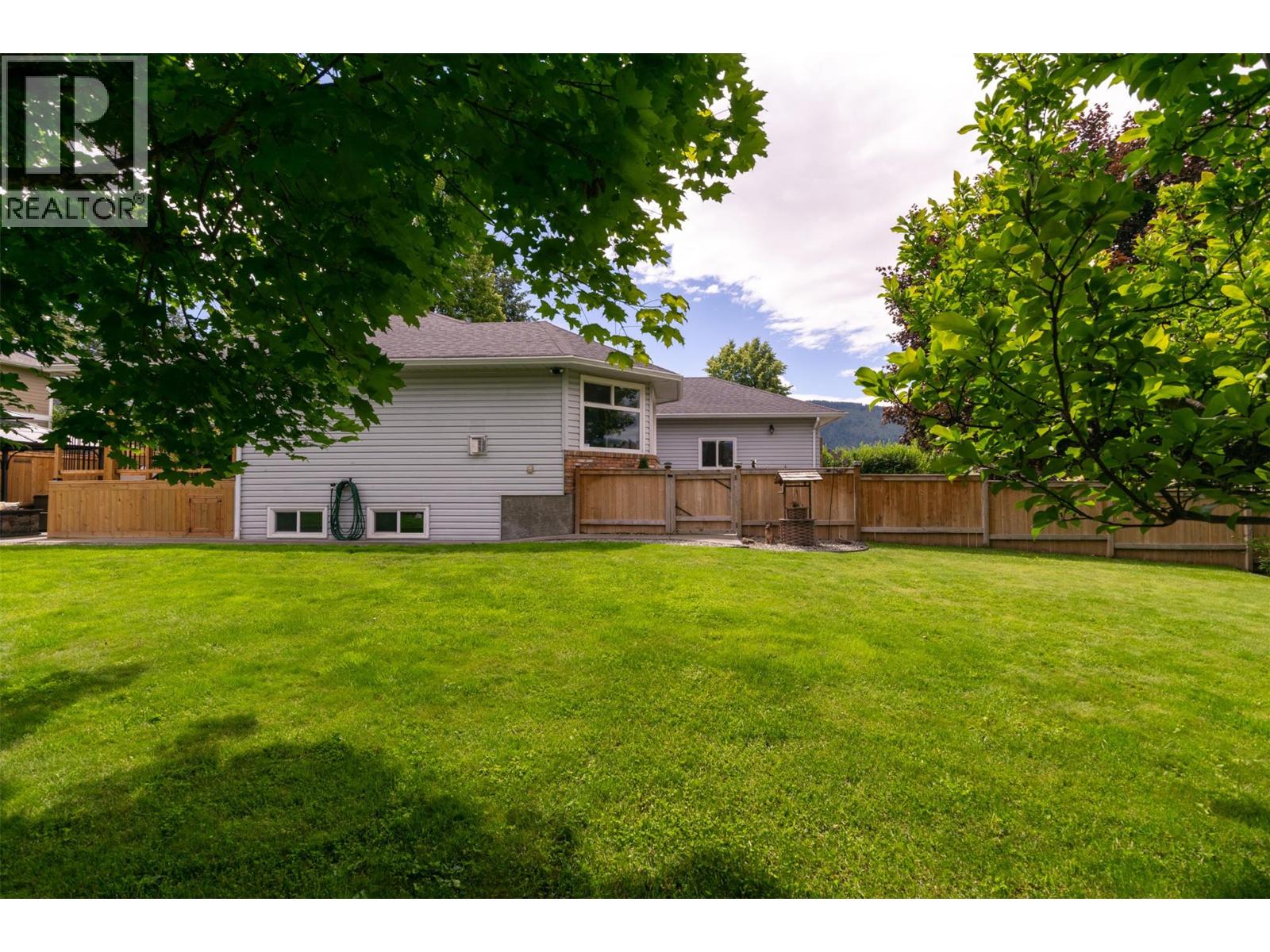 470 23 Street NE, Salmon Arm, British Columbia  V1E 1Y7 - Photo 72 - 10391409
