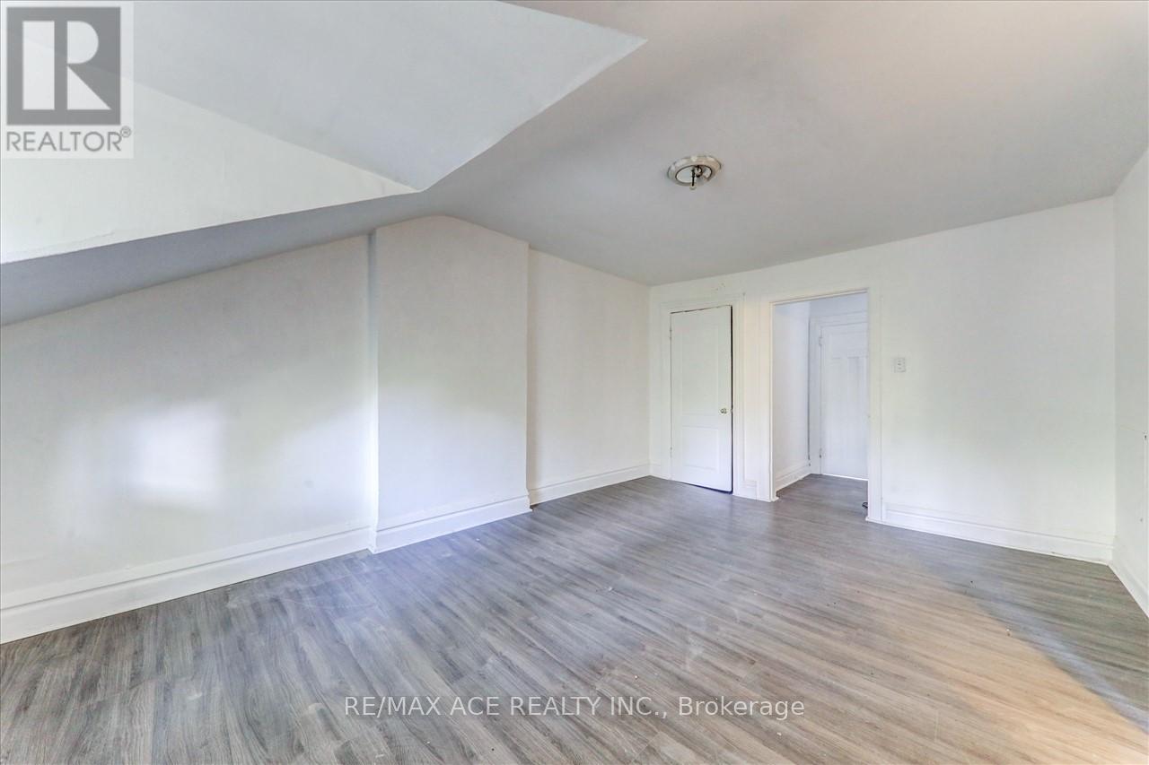Floor 3 - 173 Spadina Road, Toronto, Ontario M5R 2T9 - Photo 10 - C13448566