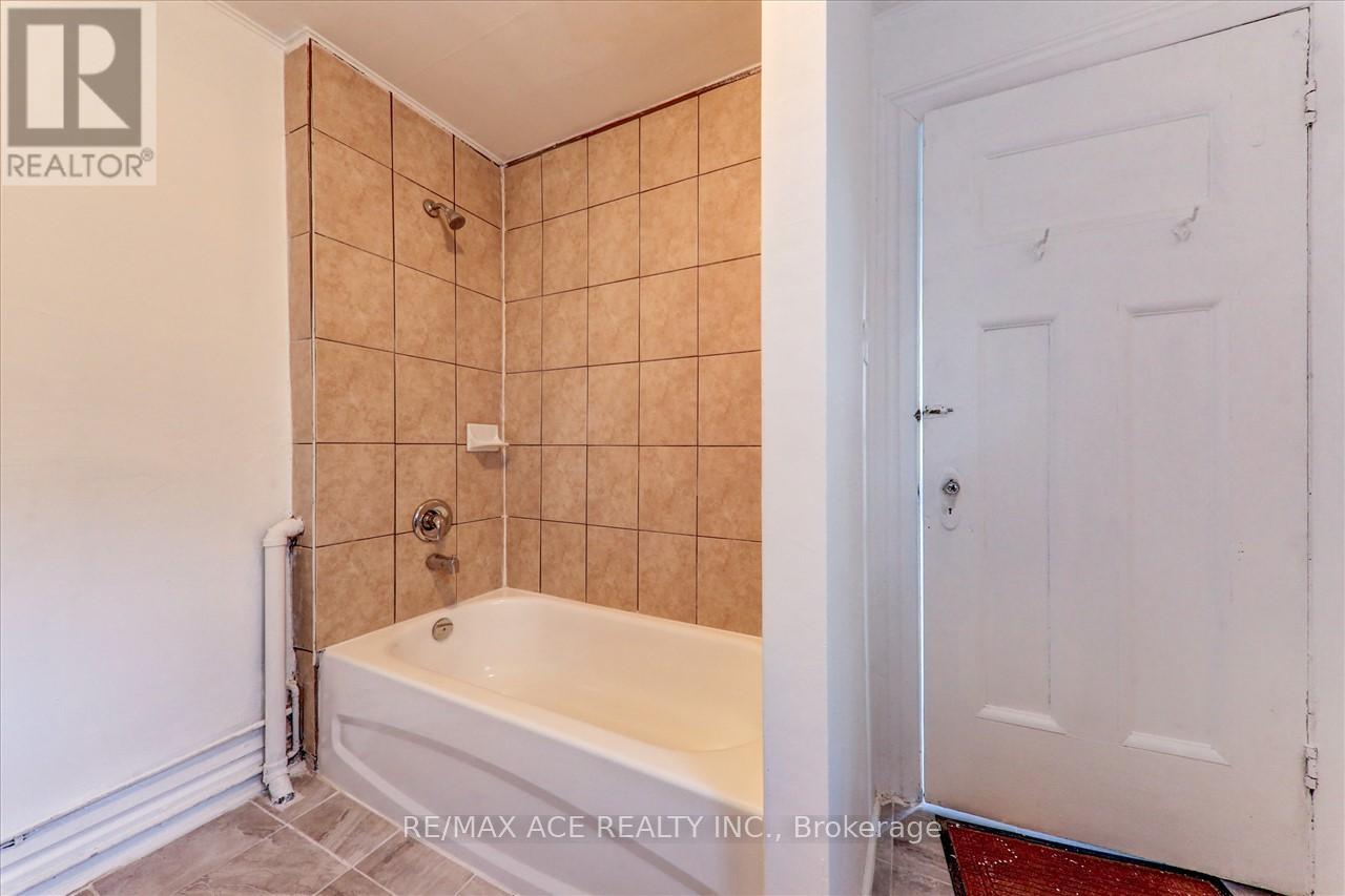 Floor 3 - 173 Spadina Road, Toronto, Ontario M5R 2T9 - Photo 14 - C13448566