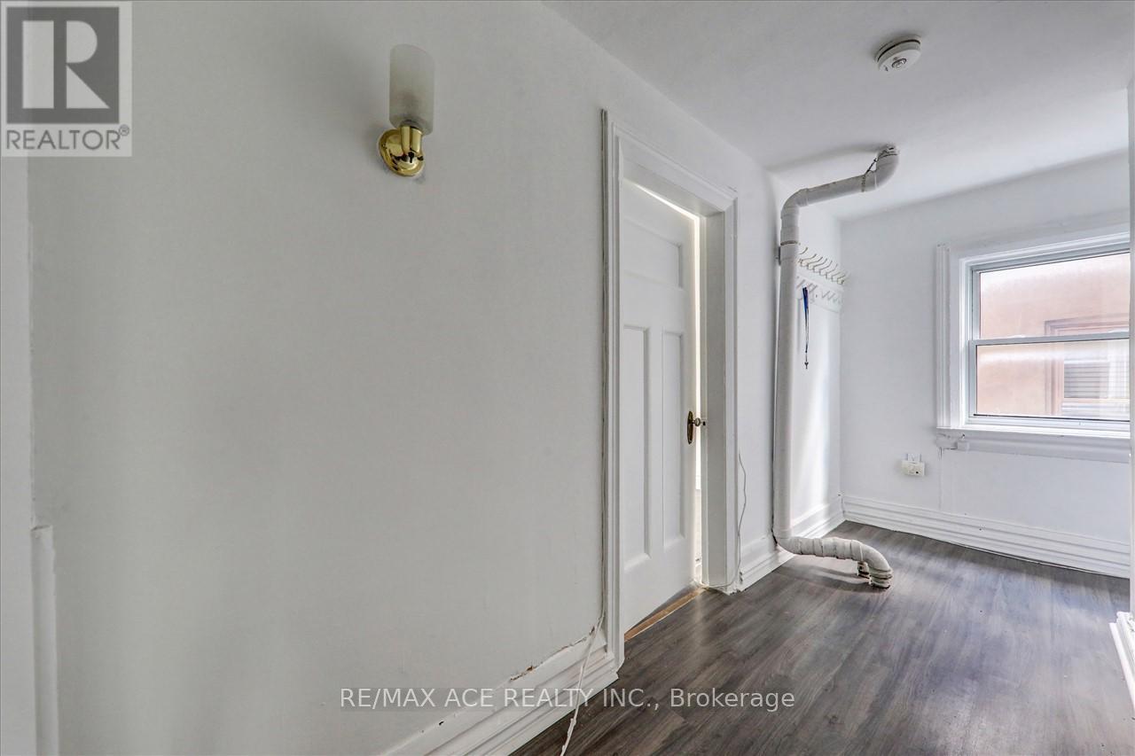 Floor 3 - 173 Spadina Road, Toronto, Ontario M5R 2T9 - Photo 3 - C13448566