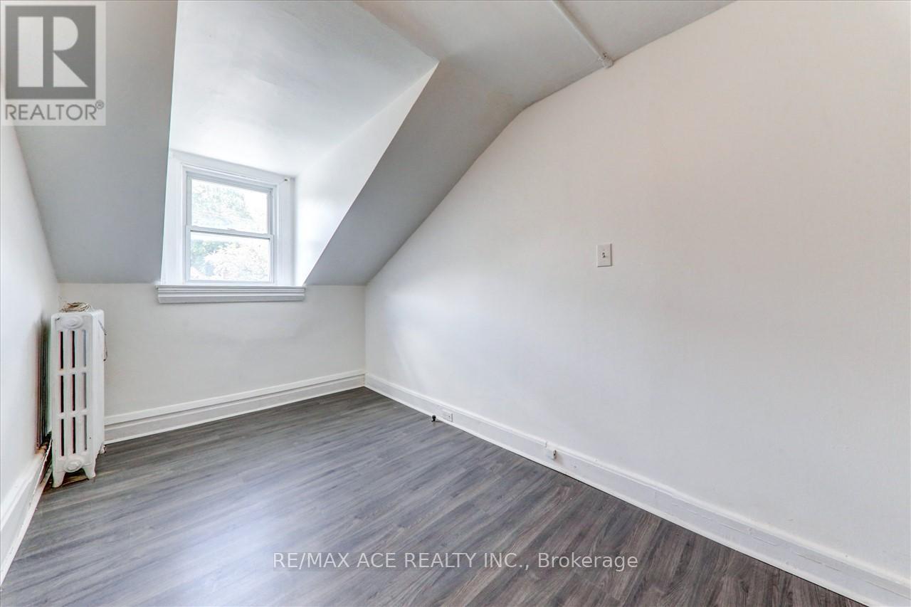 Floor 3 - 173 Spadina Road, Toronto, Ontario M5R 2T9 - Photo 7 - C13448566