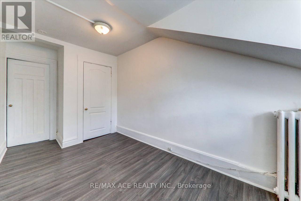 Floor 3 - 173 Spadina Road, Toronto, Ontario M5R 2T9 - Photo 8 - C13448566