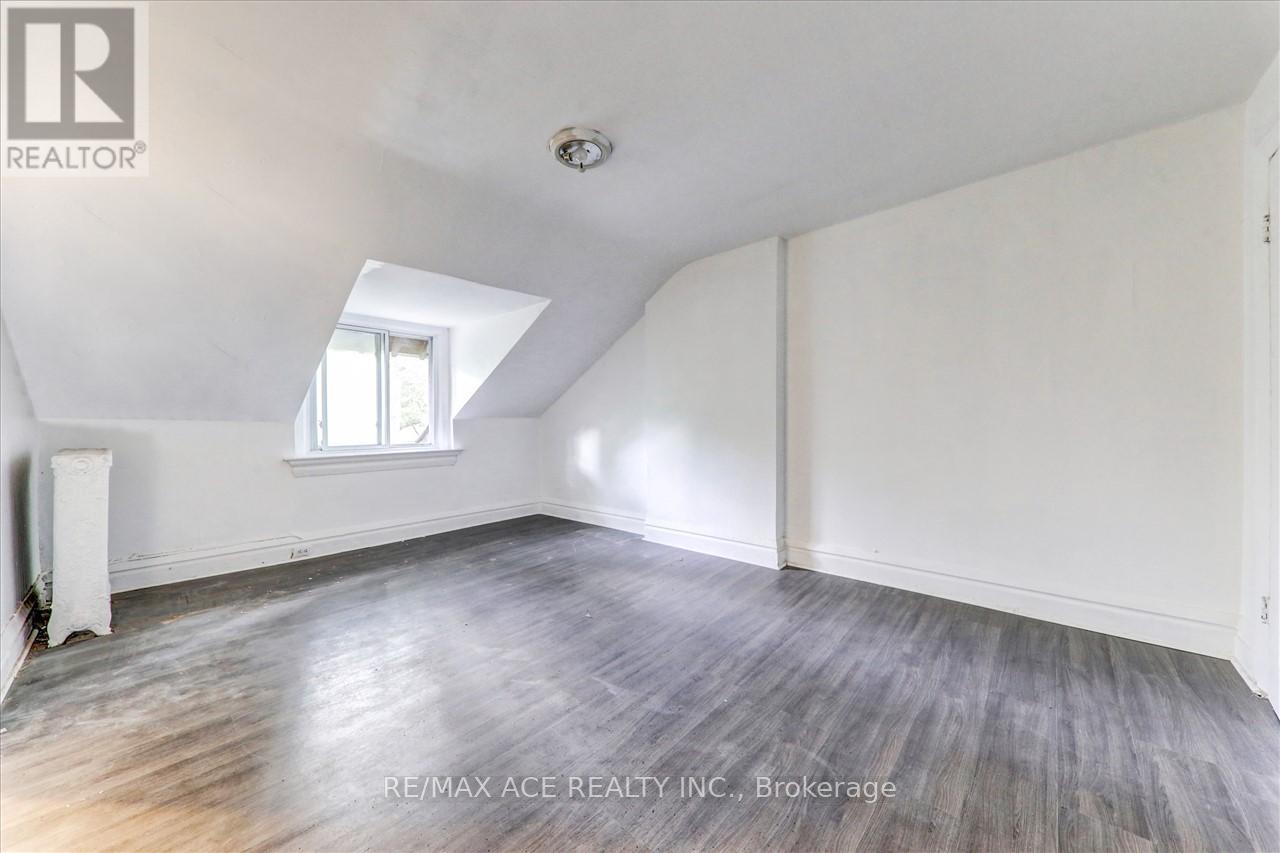 Floor 3 - 173 Spadina Road, Toronto, Ontario M5R 2T9 - Photo 9 - C13448566