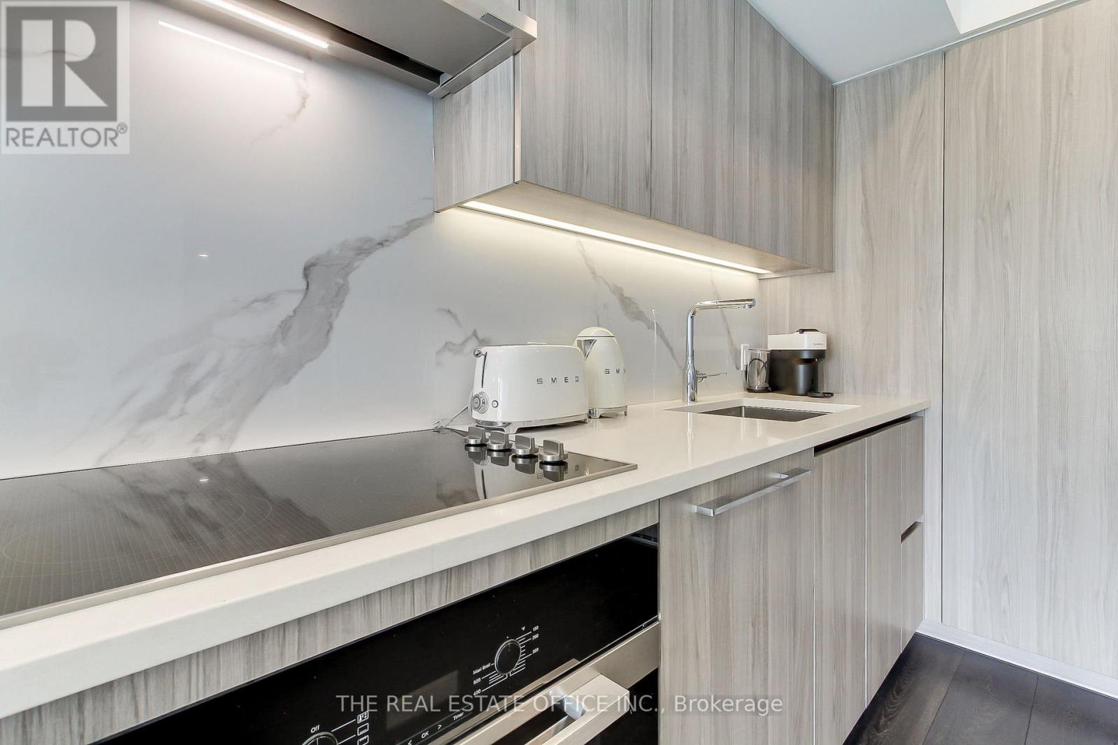 1 Concord Cityplace Way, Toronto, Ontario M5V 0X3 - Photo 9 - C13448570