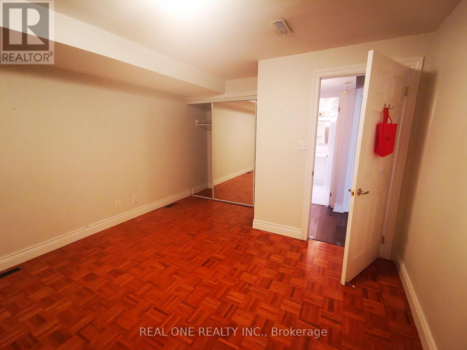 Bsmt - 2508 Old Carriage Road, Mississauga, Ontario L5C 1Y7 - Photo 11 - W13082072