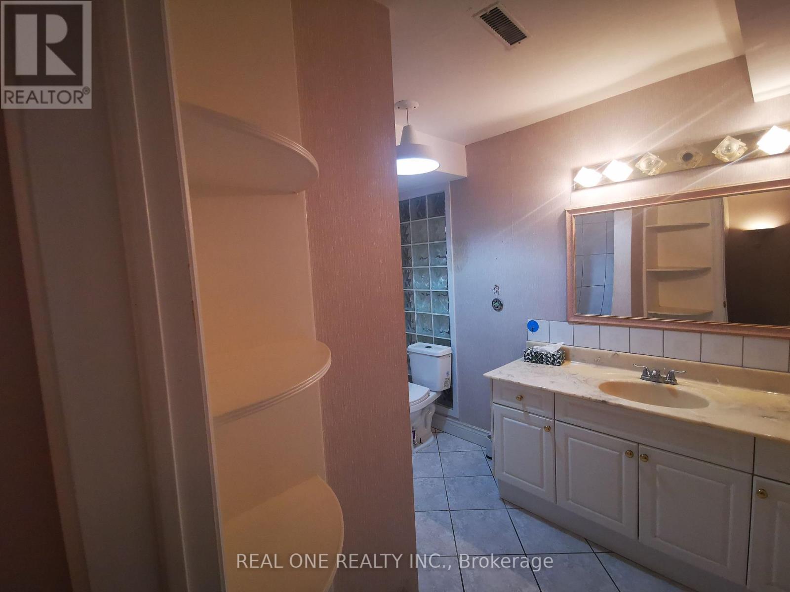 Bsmt - 2508 Old Carriage Road, Mississauga, Ontario L5C 1Y7 - Photo 8 - W13082072