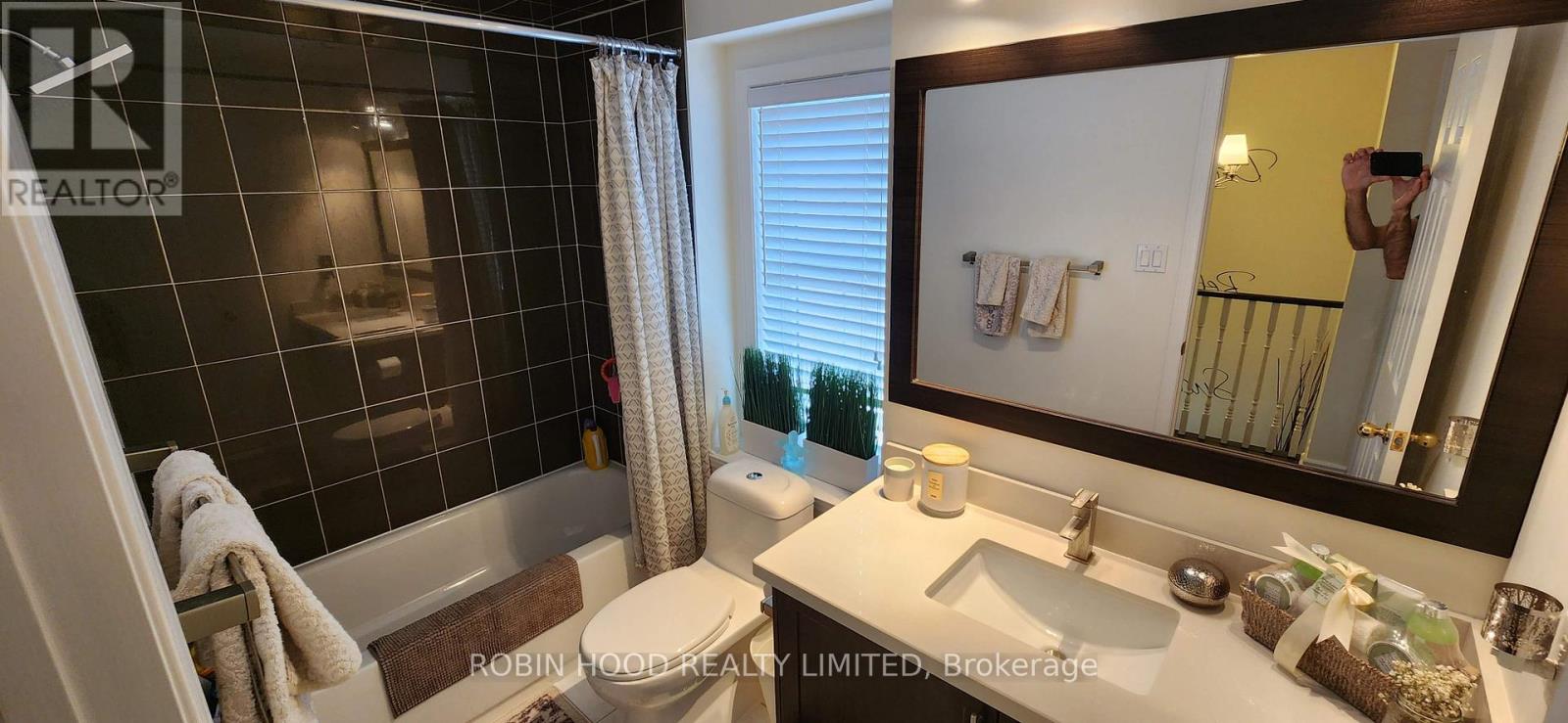 103 Selkirk Drive, Richmond Hill, Ontario  L4B 4T7 - Photo 13 - N13448598