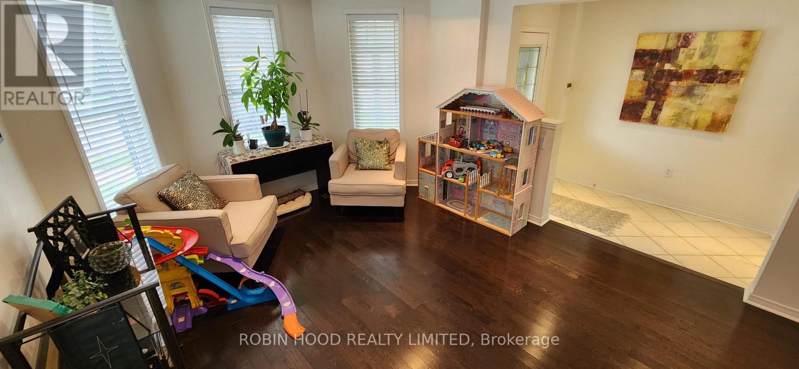 103 Selkirk Drive, Richmond Hill, Ontario  L4B 4T7 - Photo 6 - N13448598