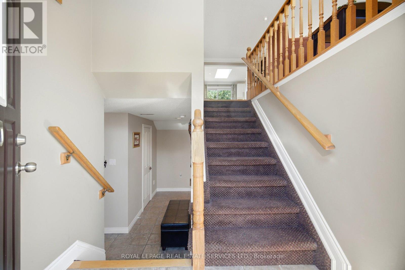 526 Leacock Drive, Barrie, Ontario  L4N 7A5 - Photo 5 - S13448552