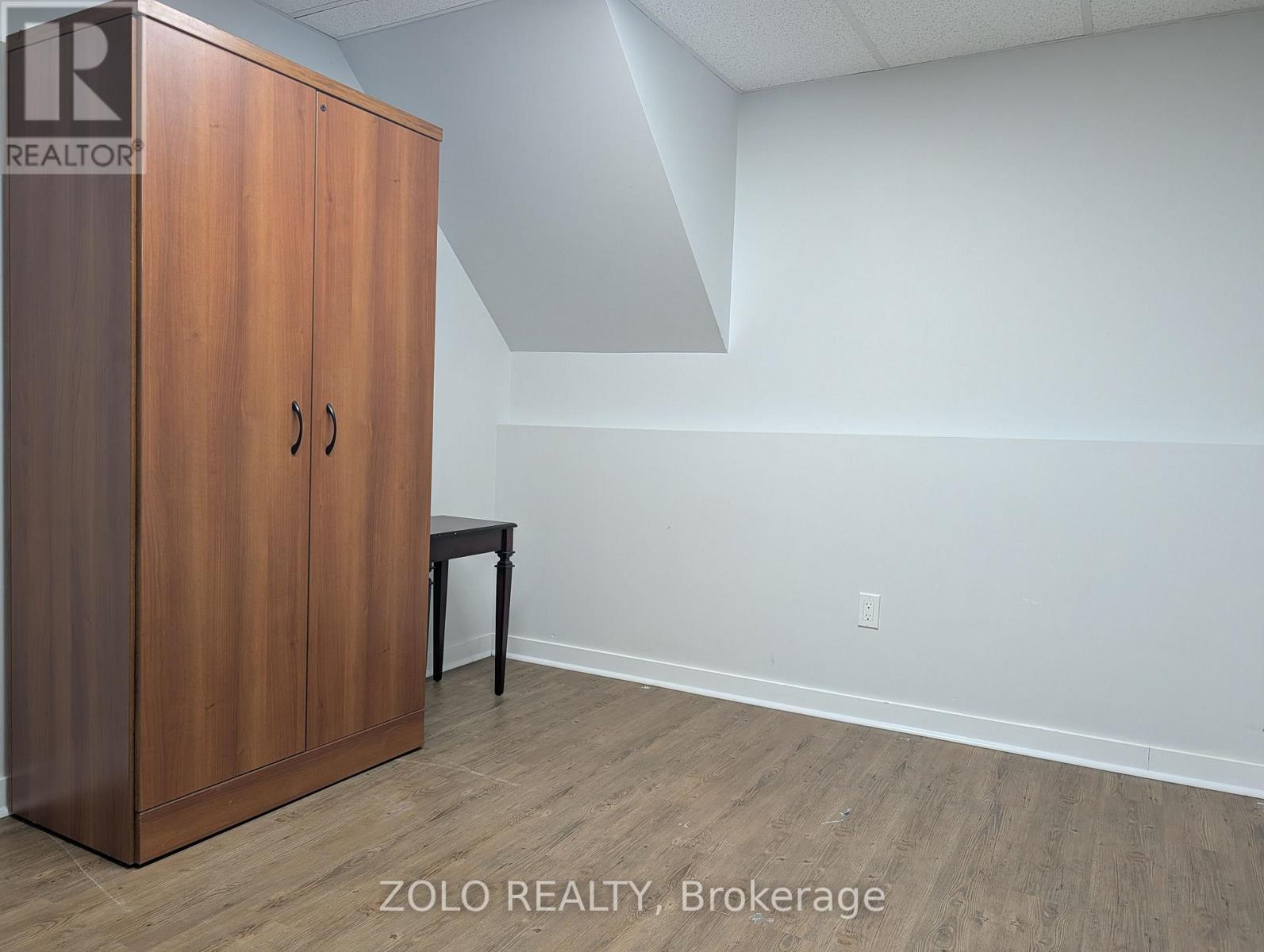 Lower - 31 Buchanan Street, Barrie (Grove East), Ontario L4M 6B5 - Photo 4 - S13448562