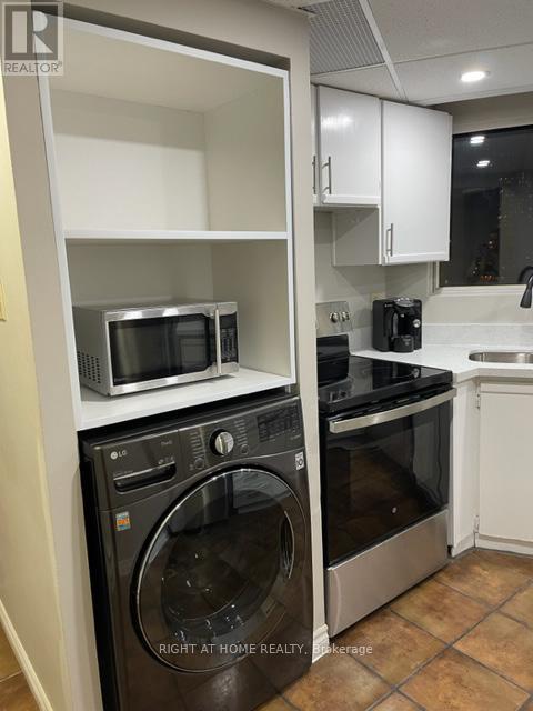802 - 3700 Kaneff Crescent, Mississauga, Ontario  L5A 4B8 - Photo 4 - W13448546