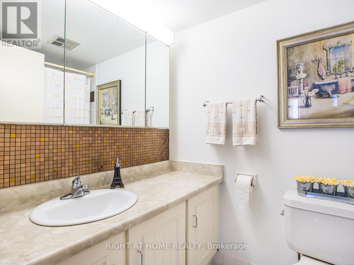 802 - 3700 Kaneff Crescent, Mississauga, Ontario  L5A 4B8 - Photo 7 - W13448546