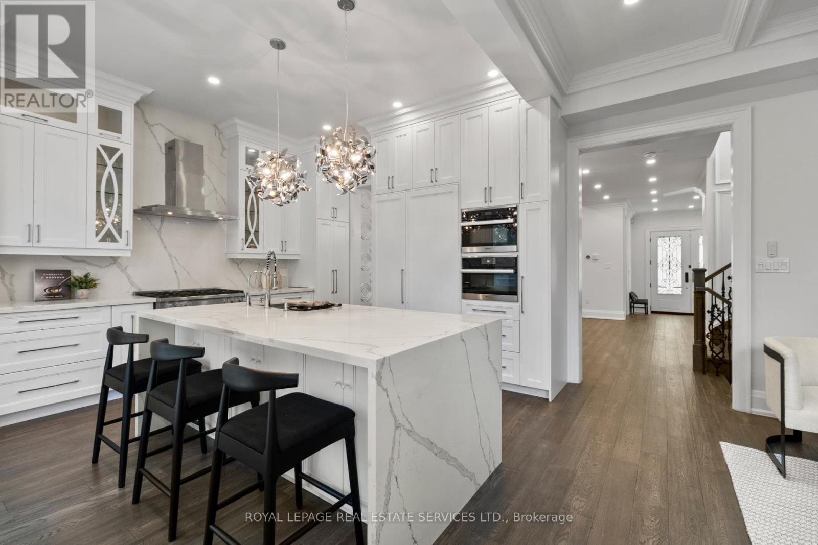 5 Kirk Bradden Road W, Toronto, Ontario  M8Y 2G1 - Photo 13 - W13448588